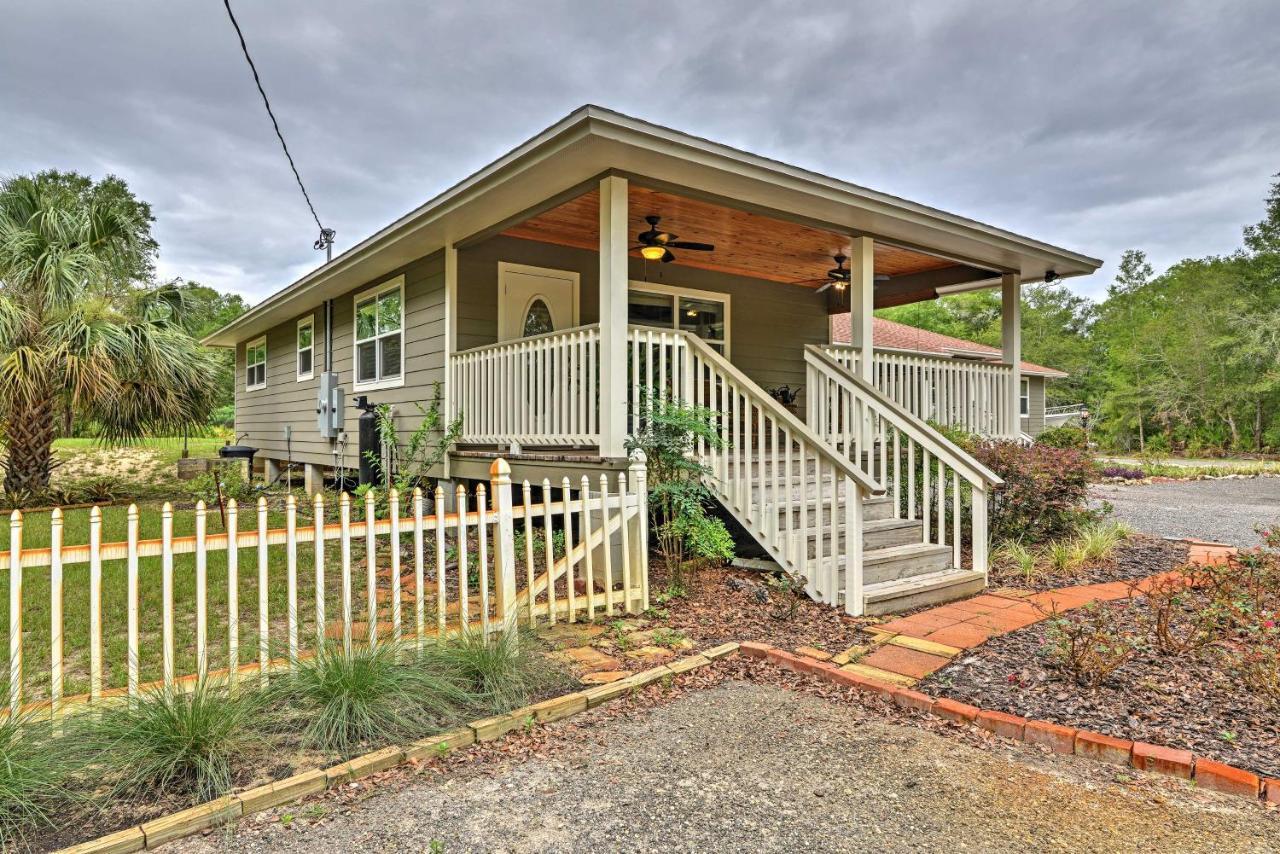 Crystal River Cottage On 1 Acre With Deck And Porch! Yankeetown Kültér fotó