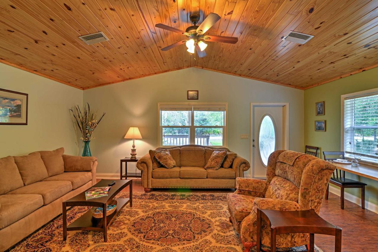 Crystal River Cottage On 1 Acre With Deck And Porch! Yankeetown Kültér fotó