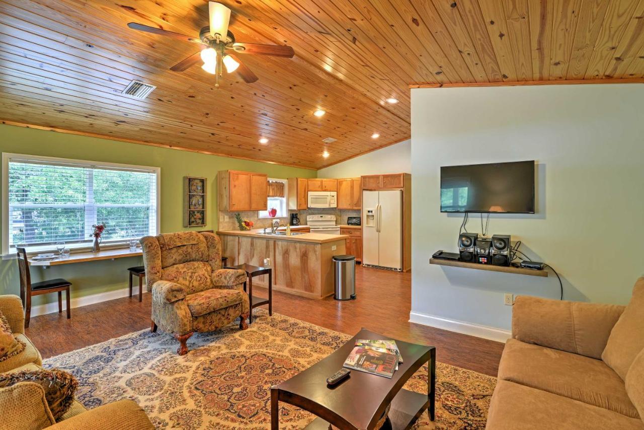 Crystal River Cottage On 1 Acre With Deck And Porch! Yankeetown Kültér fotó