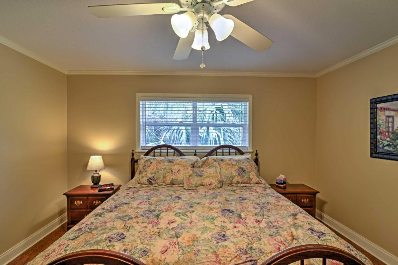 Crystal River Cottage On 1 Acre With Deck And Porch! Yankeetown Kültér fotó